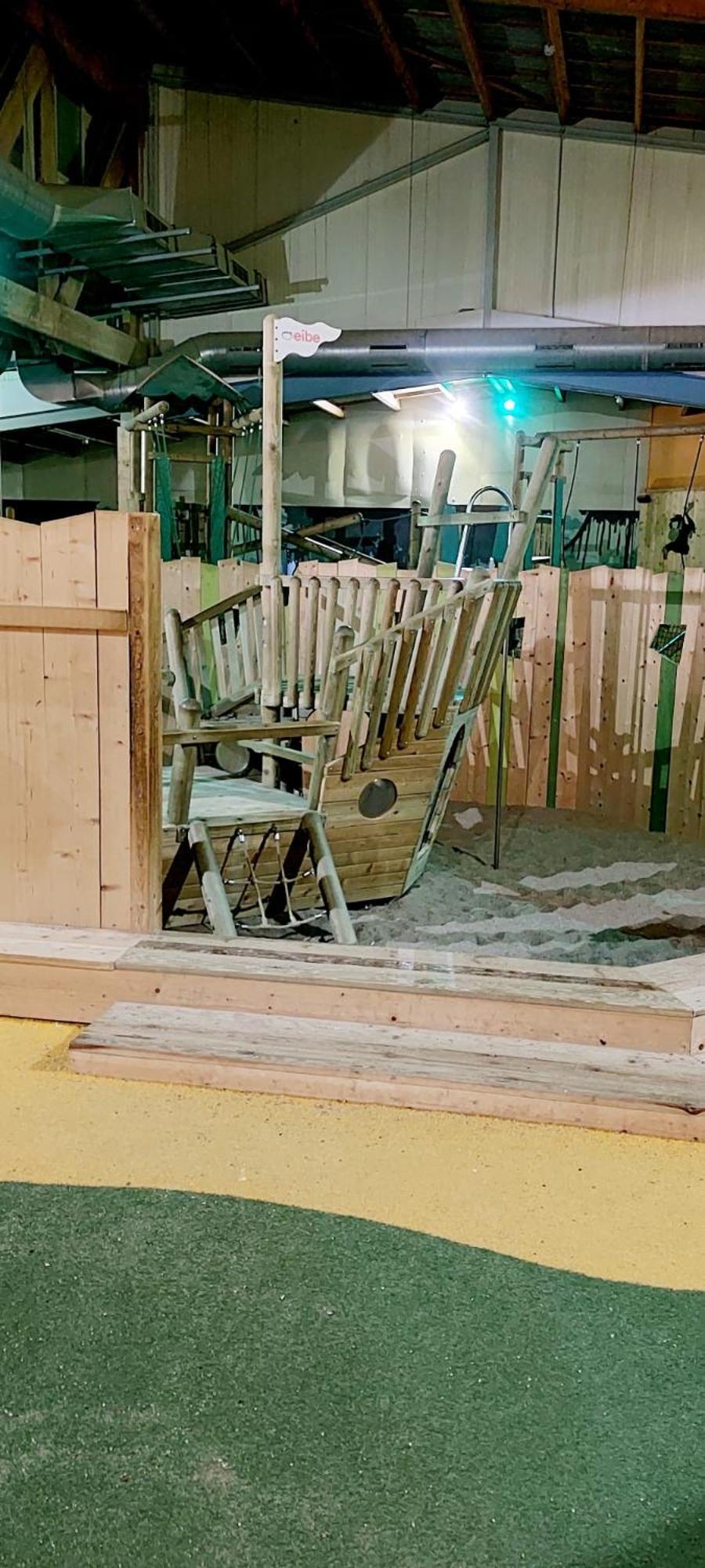 2 Bedroom Fins Chalet Gramsbergen エクステリア 写真