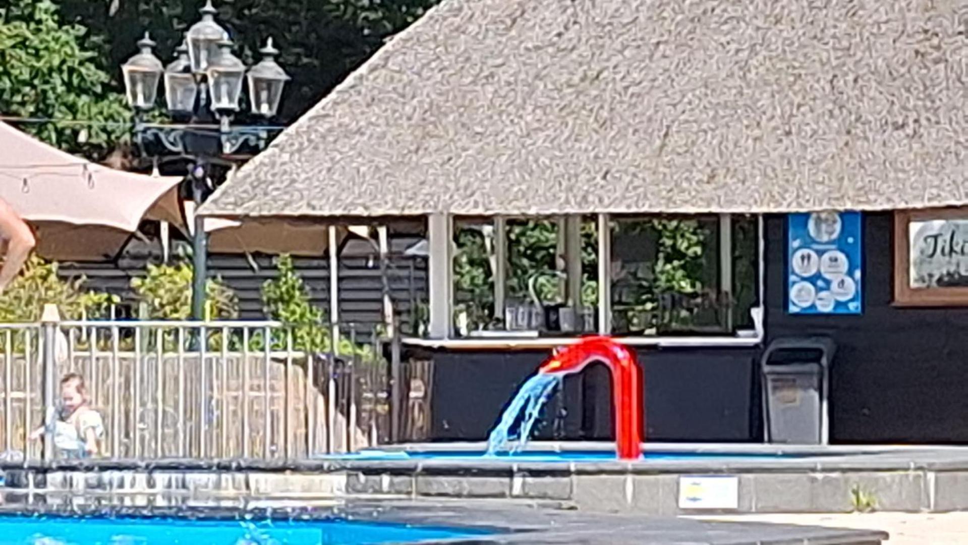 2 Bedroom Fins Chalet Gramsbergen エクステリア 写真